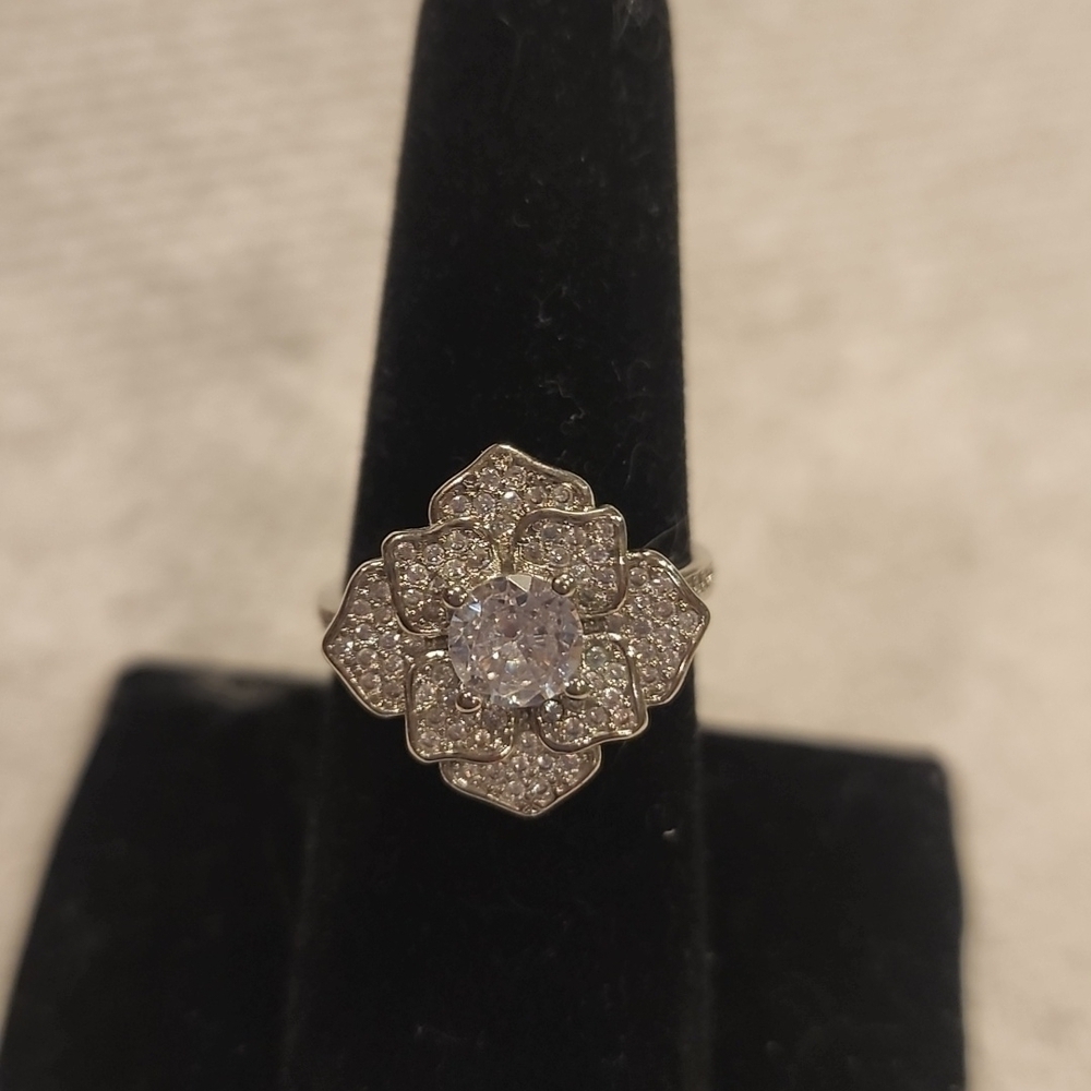 🎄NWOT 925 FLOWER RING🎄 - Picture 4 of 5